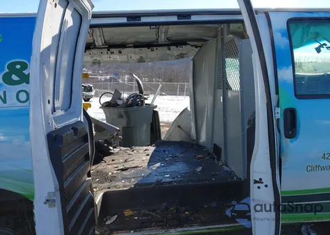 2017 Chevrolet Express 2500 Work Van из США, поврежденный, VIN 1GCWGAFF8H1137877